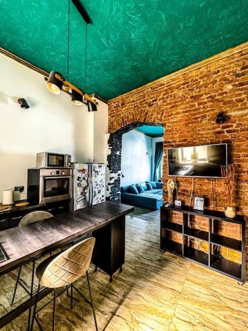 Appartamento Cozy & Charming Apt. Downtown Timisoara Esterno foto